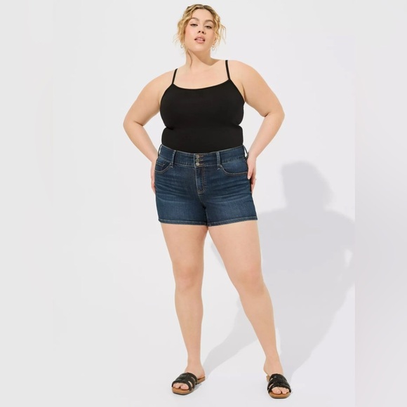 Torrid 3.5‎ Inch Jegging Super Soft Denim High-Rise Short Sz 24 EUC - Picture 1 of 11